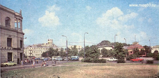 Арбатская площадь