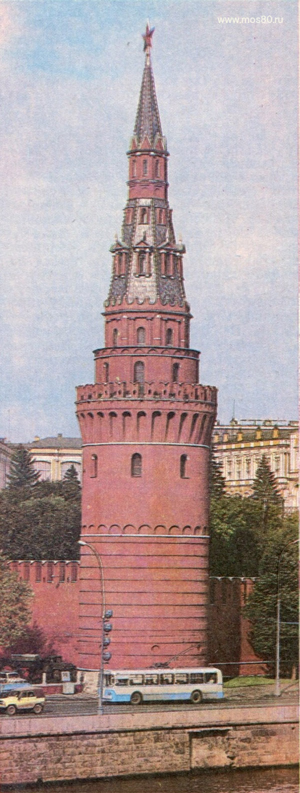 Водовзводная башня Кремля