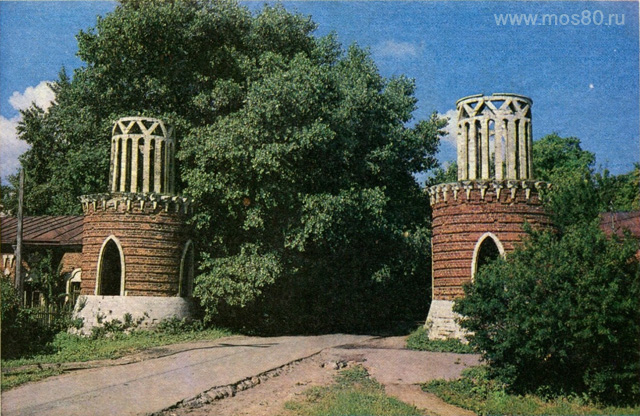 Бывшая усадьба Воронцово. Въездные ворота