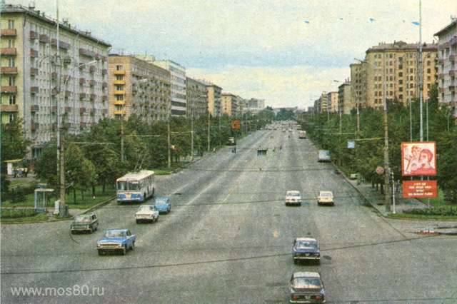 Комсомольский проспект