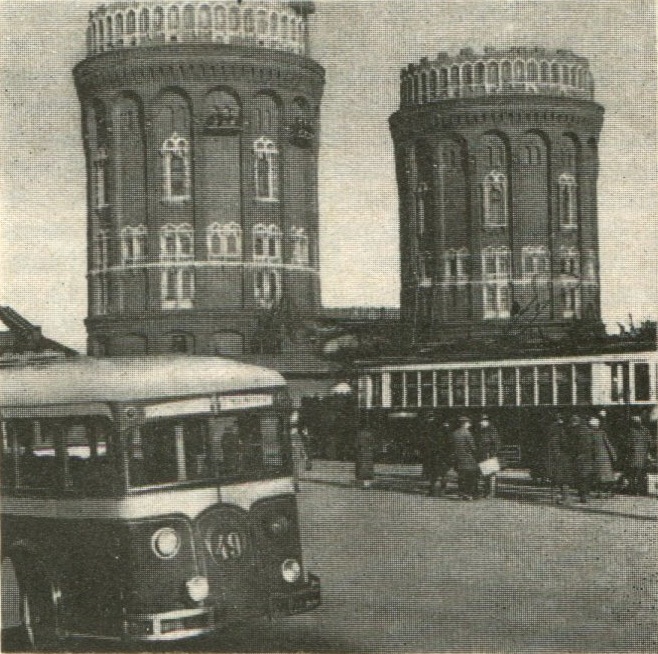 Крестовские водонапорные башни